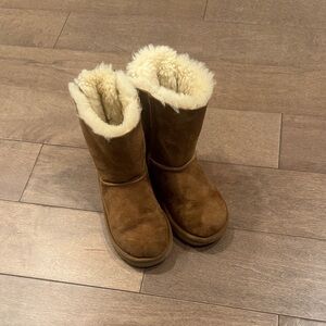 UGG Tan Shearling-Lined Winter Boots